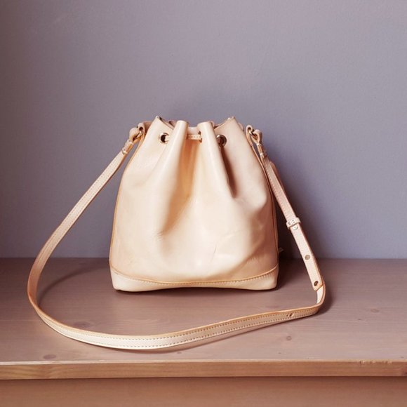 Leather Bucket Bag Drawstring Crossbody Bag - Picture 1 of 3